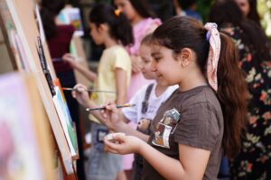 kids-drawing-creativity-confidence